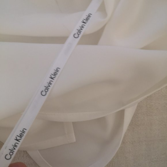 3/$20 Calvin Klein white sleeveless top - Picture 4 of 8